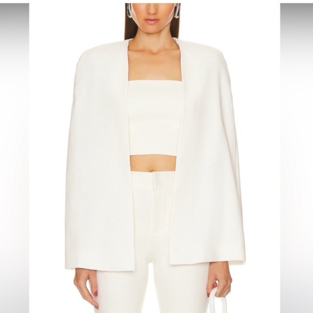 NWT. Alice & Olivia Marcia Cropped Cape Set.